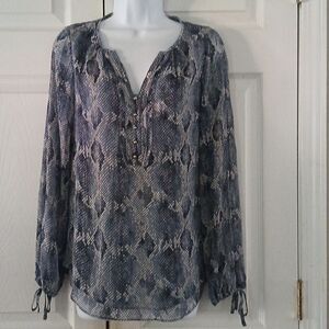 White House Black Market  blue white snakeskin print blouse  Sz 0  XS NWOT